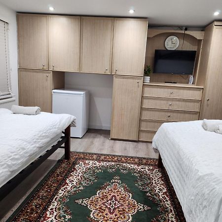 The London En-Suite Ілфорд Екстер'єр фото