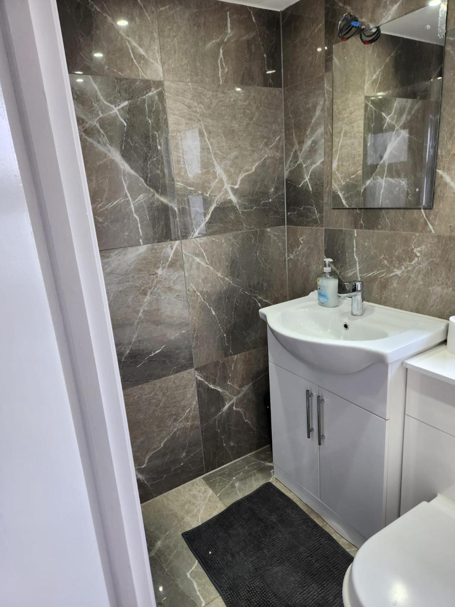 The London En-Suite Ілфорд Екстер'єр фото
