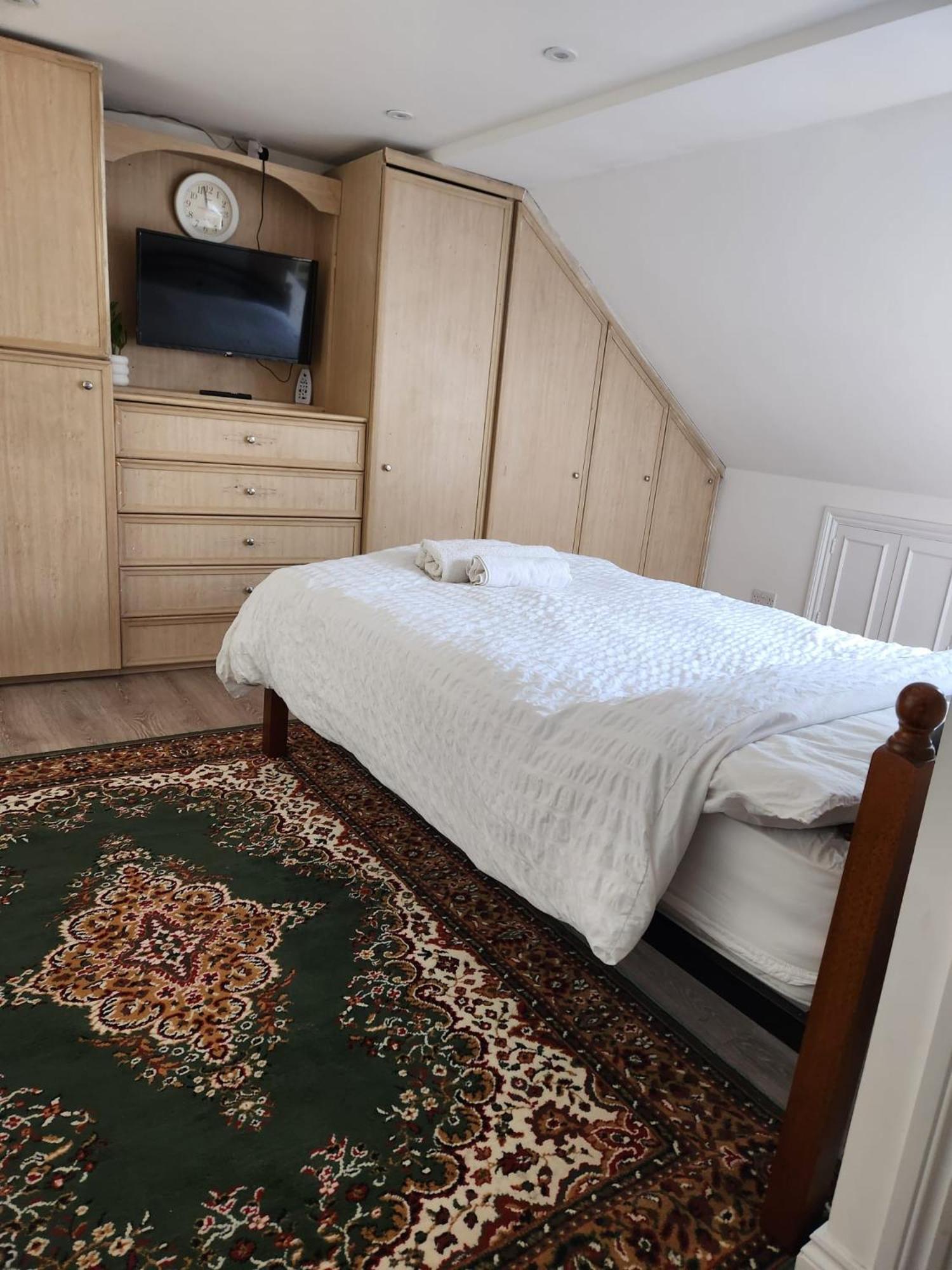 The London En-Suite Ілфорд Екстер'єр фото